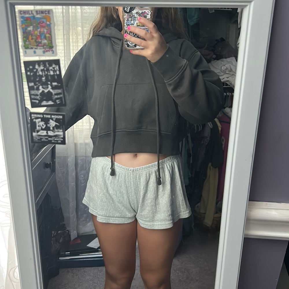 Zara cropped dark green hoodie! Never worn with tags great condition